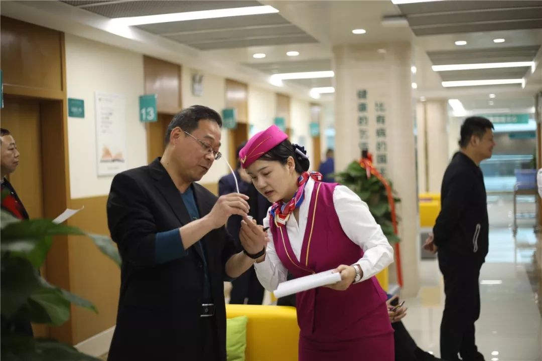 茂名24小时套医保卡(北京医保卡使用指南)